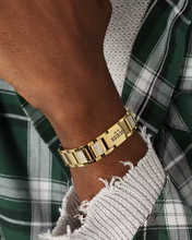 Load image into Gallery viewer, GUESS 15MM FRONTIER CRYSTAL BRACELET UMB79006