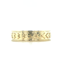 Load image into Gallery viewer, J03B28 Island Style 9ct Gold Wedding Band
