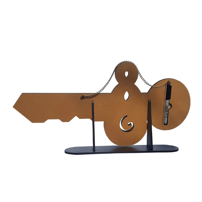 Pikorua (Twist) 21st & Celebration Key With Stand