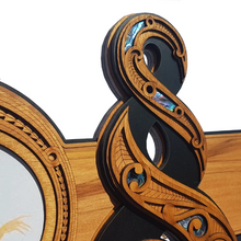 Load image into Gallery viewer, Pikorua (Twist) 21st &amp; Celebration Key With Stand
