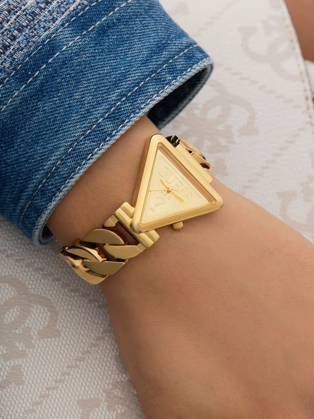 Guess Ladies Fame Triangle Case Gold Case & Band – GW0859L2