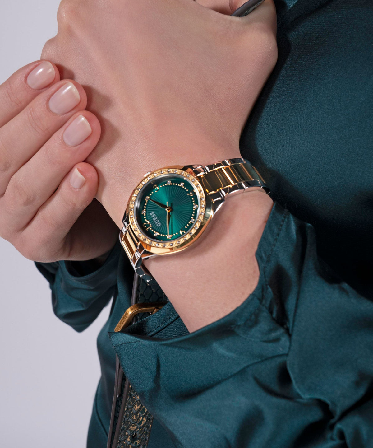 GW0767L4 GUESS Charlotte Green Dial, Gold Tone Watch