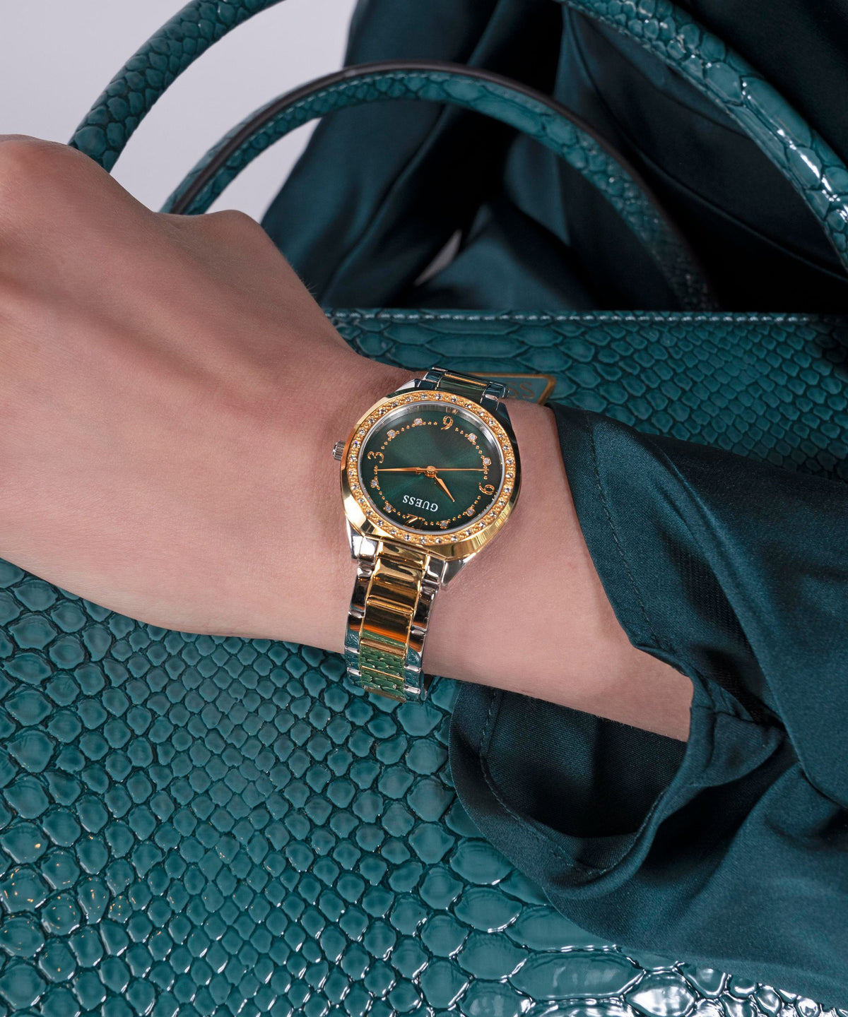 GW0767L4 GUESS Charlotte Green Dial, Gold Tone Watch