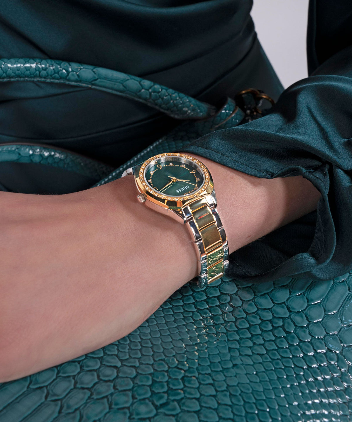 GW0767L4 GUESS Charlotte Green Dial, Gold Tone Watch