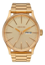 Load image into Gallery viewer, Nixon Sentry SS All Gold
