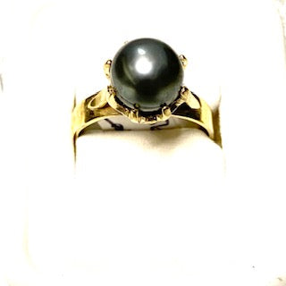 9ct. Gold Black Pearl Ring